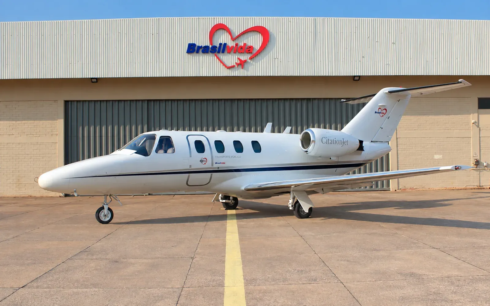 CitationJet parked in front of the Brasil Vida hangar