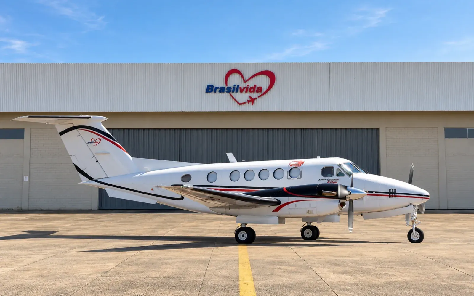 King Air B200 parked in front of the Brasil Vida hangar