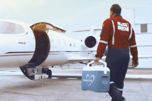 Como é feito o transporte emergencial para transplantes de órgãos / UTI Aerea