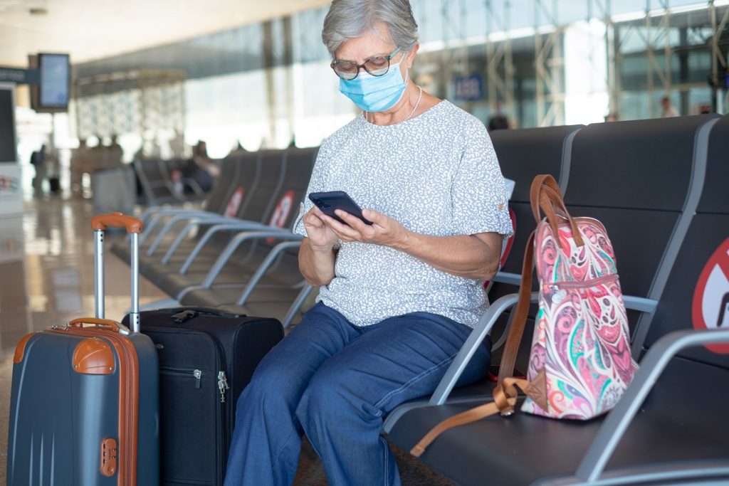 Acompanhamento médico em voos com idosos: vale o cuidado extra no transporte aeromédico